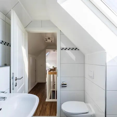 Haus Ostseestern Whg Og 아파트 *